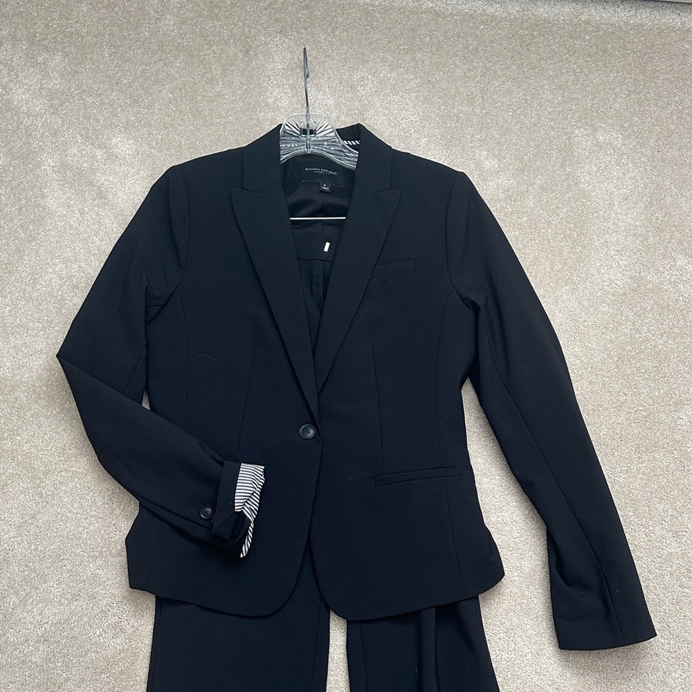 Banana Republic Black Women's Suit - Picture 2 of 8